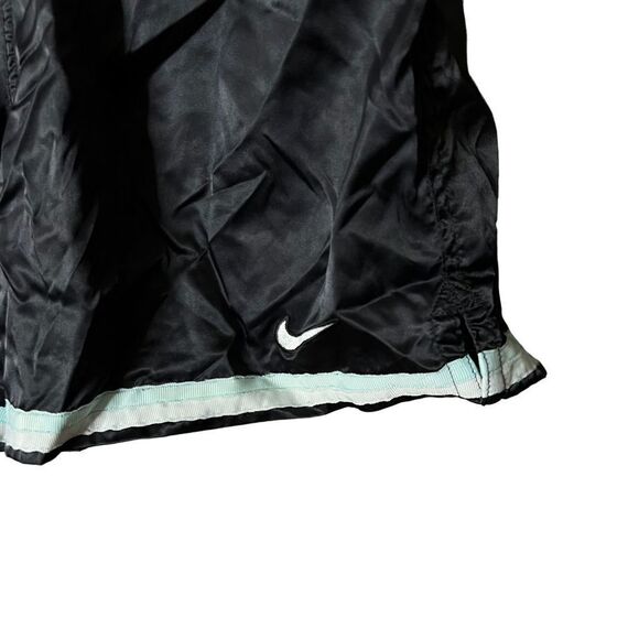 VTG Nike Womens Shorts Medium - Picture 2 of 4